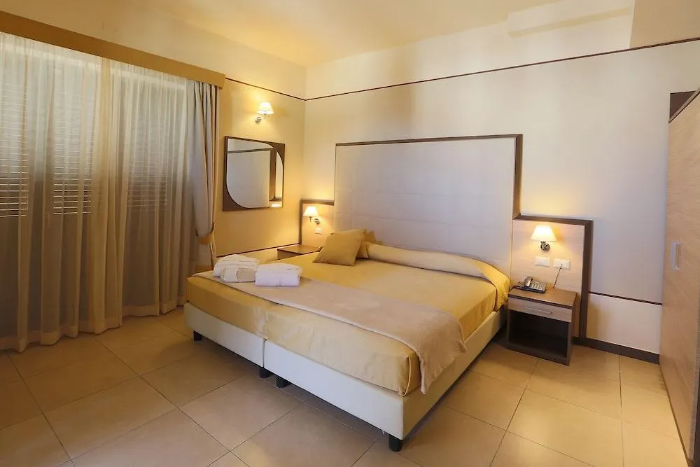 Hotel Milazzo 4*,
